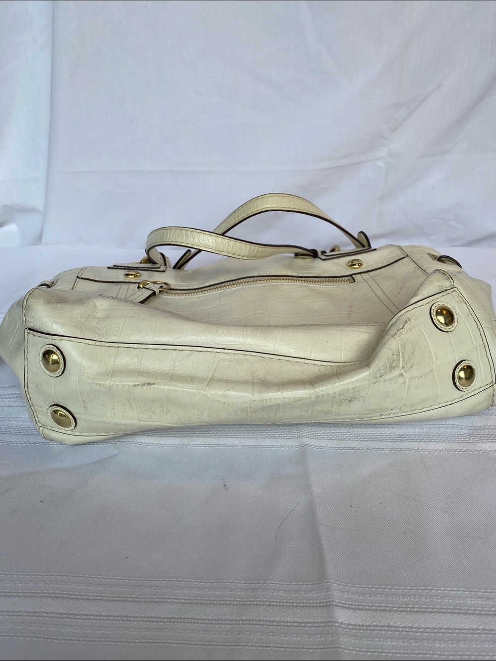 Coach Cream Croc-Embossed Patent Leather Shoulder Bag Satchel Gold Hardware - Picture 3 of 9